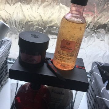 Photo of THE BODY SHOP® British Rose Fresh Plumping Mask uploaded by lara_bae12 F.