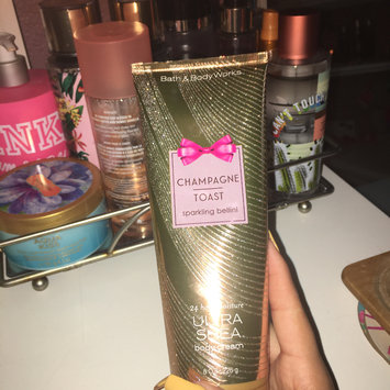 Photo of Signature Collection 24 Hour Moisture Ultra Shea Body Cream uploaded by Tabi G.