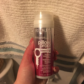 Photo of Redken Pillow Proof Blow Dry Express Primer Heat Protection Spray uploaded by Shalyn B.