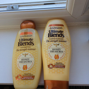Photo of Garnier Whole Blends Honey Treasures Repairing Shampoo uploaded by Lucy C.