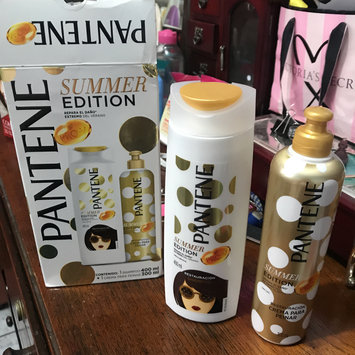 Photo of Pantene Pro-V Daily Moisture Renewal Shampoo uploaded by Lesly V.