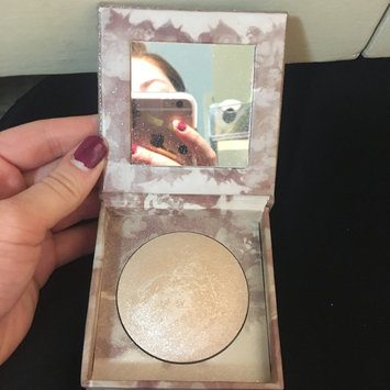 Photo of Urban Decay Naked Illuminated Shimmering Powder for Face and Body uploaded by Alyx C.