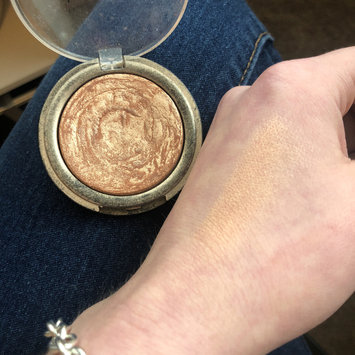 Photo of Laura Geller Beauty Laura Geller Baked Gelato Swirl Illuminator - Gilded Honey uploaded by aryana l.
