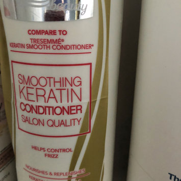 Photo of Equate Beauty Smoothing Keratin Conditioner, 25 fl oz uploaded by Alexxandria H.