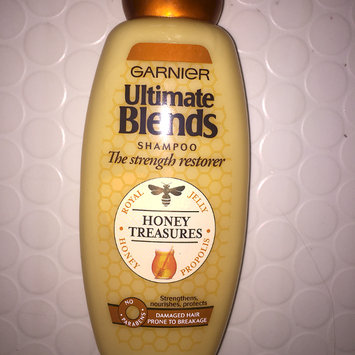 Photo of Garnier Whole Blends Honey Treasures Repairing Shampoo uploaded by scarlet s.