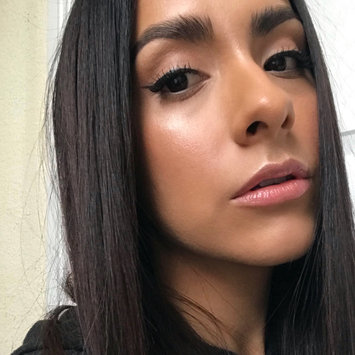 Photo of Benefit Cosmetics Watt's Up! Cream Highlighter uploaded by 𝙇𝙤𝙪𝙧𝙙𝙚𝙨 𝙁.