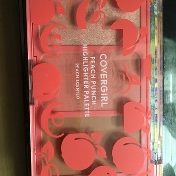 Photo of COVERGIRL Peach Punch Highlighter Palette uploaded by Abi B.
