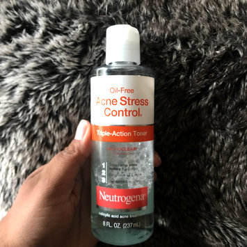 Photo of Neutrogena® Oil-Free Acne Stress Control® Triple-Action Toner uploaded by Jay K.