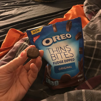 Photo of Nabisco Oreo Sandwich Cookies Thin Bites Fudge Dipped Original uploaded by Raven A.