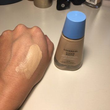 Photo of COVERGIRL Clean Matte Liquid Foundation uploaded by Hannah J.