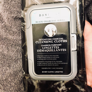 Photo of Detoxfiying Cleansing Face Cloths uploaded by Jessica R.