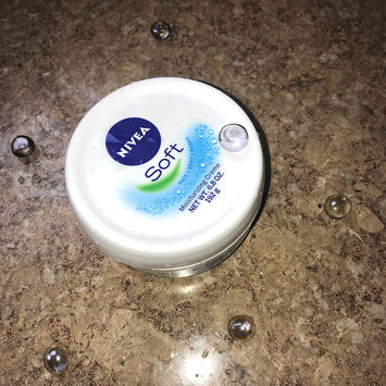 Photo of NIVEA Refreshingly Soft Moisturizing Cream uploaded by Sujey S.