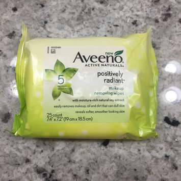 Photo of Aveeno® Active Naturals Positively Radiant Makeup Removing Wipes uploaded by Megan P.
