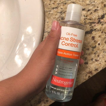 Photo of Neutrogena® Oil-Free Acne Stress Control® Triple-Action Toner uploaded by Jessica S.