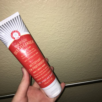 Photo of FIRST AID BEAUTY Skin Rescue Deep Cleanser with Red Clay uploaded by Lilly W.