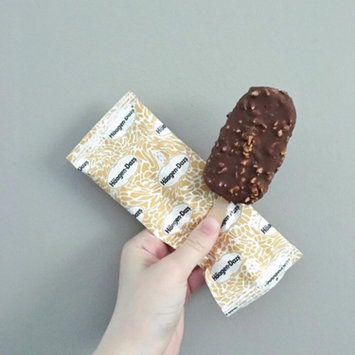 Photo of Haagen-Dazs Vanilla Milk Chocolate Almond Ice Cream Bar uploaded by Desiree 😋.