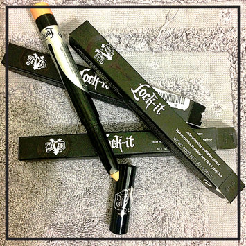 Photo of Kat Von D Lock-it Color Correcting Eyeshadow Primer uploaded by Nka k.