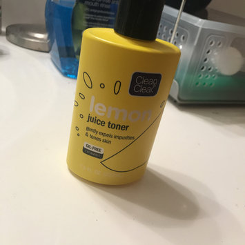 Photo of Clean & Clear Alcohol-Free Lemon Juice Facial Toner uploaded by Alyssa B.
