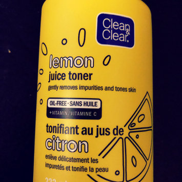 Photo of Clean & Clear Alcohol-Free Lemon Juice Facial Toner uploaded by Angelica V.