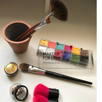 Photo of MAKE UP FOR EVER 12 Flash Color Case uploaded by Lina M.