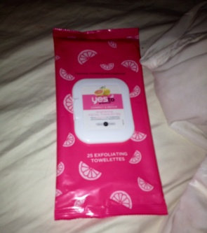 Photo of Yes To Grapefruit Facial Wipes Correct & Repair Towelettes uploaded by Christina T.