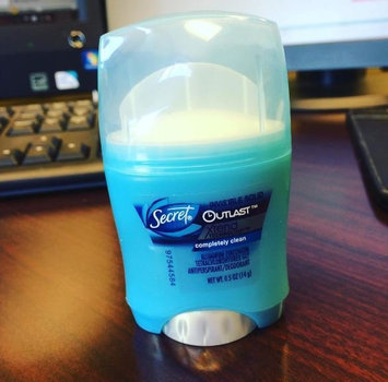 Photo of Secret Outlast Xtend Invisible Solid Completely Clean Antiperspirant/Deodorant uploaded by Jinevea S.