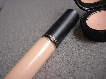 Photo of M.A.C Cosmetics Select Moisturecover uploaded by Emilia H.