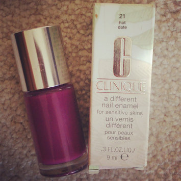 Photo of Clinique A Different Nail Enamel for Sensitive Skin uploaded by Edileisy P.