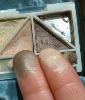 Photo of e.l.f. Cosmetics Brightening Eye Colour uploaded by Bandara K.