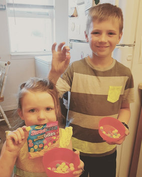 Photo of SWEETARTS Mini Gummy Bites 10 oz Bag uploaded by Ashley R.