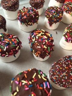 Photo of Cake Mate Sprinkles Rainbow uploaded by Amy K.