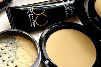 Photo of M.A.C Cosmetics Prep + Prime CC Colour Correcting Loose Powder uploaded by AnnieJo T.