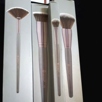Photo of BS-MALL(TM) Premium Synthetic Kabuki Makeup Brush Set Cosmetics Foundation Blending Blush Eyeliner Face Powder Brush Makeup Brush Kit uploaded by Hira B.
