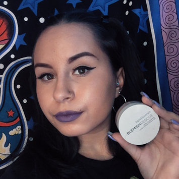 Photo of bareMinerals Blemish Rescue Skin-Clearing Loose Powder Foundation uploaded by Yara C.
