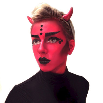 Photo of MAKE UP FOR EVER 12 Flash Color Case uploaded by Astrid S.