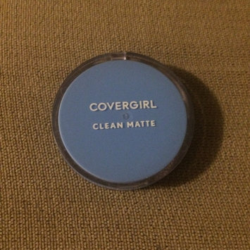 Photo of COVERGIRL Clean Matte Pressed Powder uploaded by Perla A.