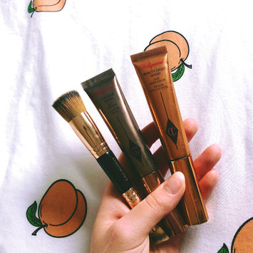 Photo of Charlotte Tilbury Hollywood Easy Contour Light Face Sculpting Wand - Medium / Dark uploaded by Floella C.