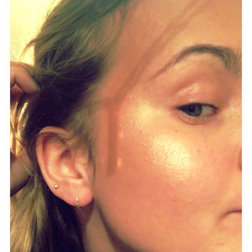 Photo of Charlotte Tilbury Limited Edition Dreamy Glow Highlighter - Charlotte Tilbury x Norman Parkinson Collection uploaded by Ellen H.