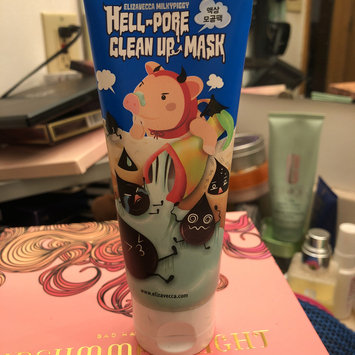 Photo of Elizavecca Hell-Pore Clean Up Mask uploaded by jadyn c.