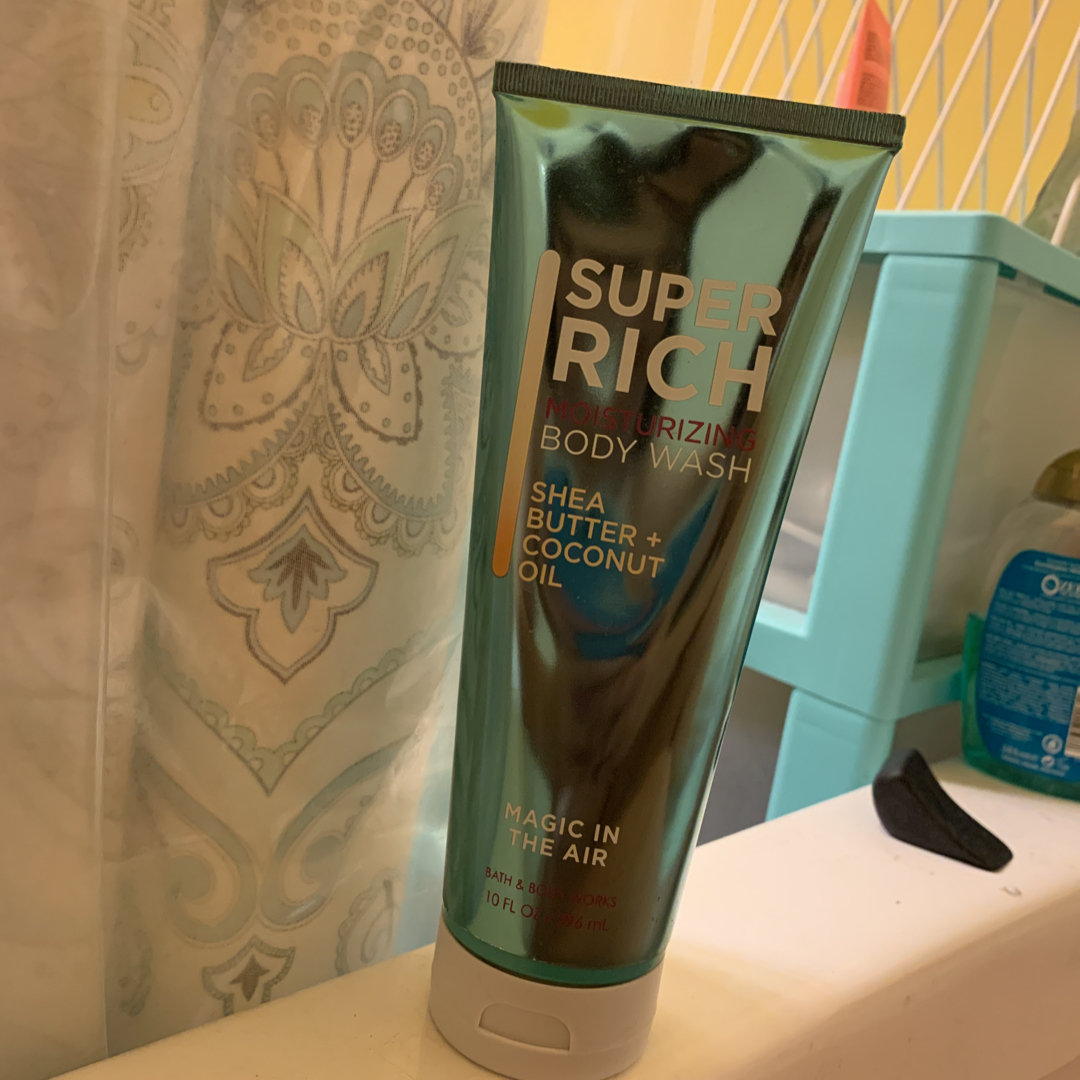 Bath & Body Works® MAGIC IN THE AIR Moisturizing Body Wash