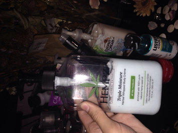 Photo of Hempz Triple Moisture Herbal Whipped Body Crème, 17 Fluid Ounce uploaded by Dava W.