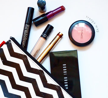 Photo of BOBBI BROWN Skin Weightless Powder Foundation uploaded by Tracy A.