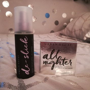Photo of Urban Decay De-slick Oil Control Makeup Setting Spray uploaded by Kate 👽.
