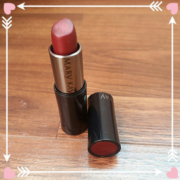 Photo of Mary Kay Signature Creme Lipstick ~ Apple Berry uploaded by Letícia R.