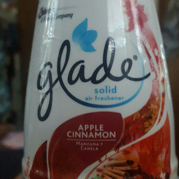 Photo of Glade Apple Cinnamon Solid Air Freshener uploaded by Noelia M.