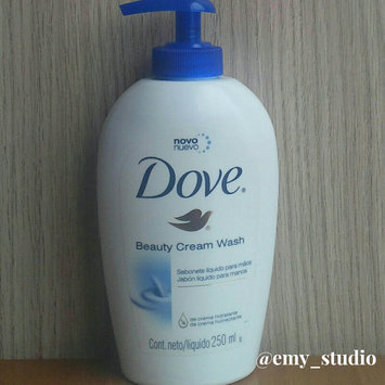 Photo of Dove Beauty Cream Wash uploaded by LEAR31505 Emily B.