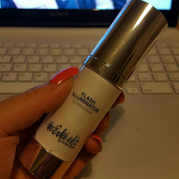 Photo of The Estée Edit by Estée Lauder Flash Illuminator uploaded by Pakize K.