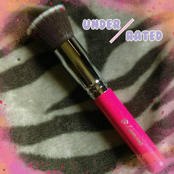 Photo of Foundation Brush Flat Top Kabuki for Face Makeup - Perfect For Blending Liquid uploaded by Brookelynne T.