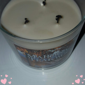 Photo of Bath & Body Works 2014 MAHOGANY TEAKWOOD 3 Wick Scented Candle 14.5 oz./411 g uploaded by Johanna L.