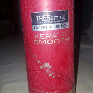 Photo of TRESemmé Keratin Smooth Shampoo uploaded by Yanna V.
